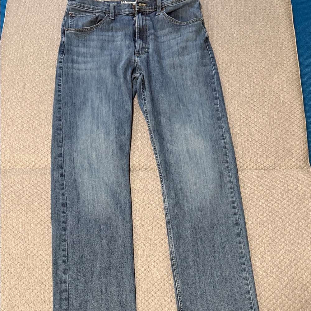 Wrangler Men's Light Blue Straight Jeans
